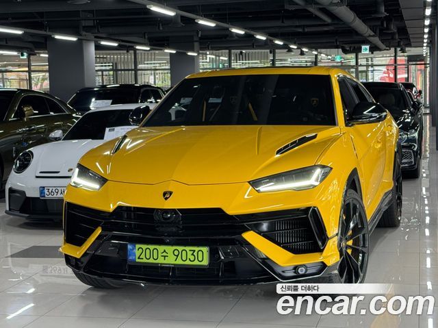 Lamborghini Urus 2024