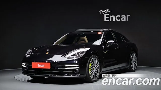 Porsche Panamera 2023