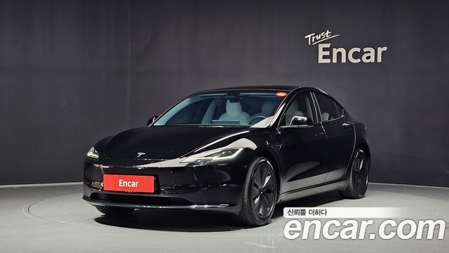 Tesla Model 3 2024