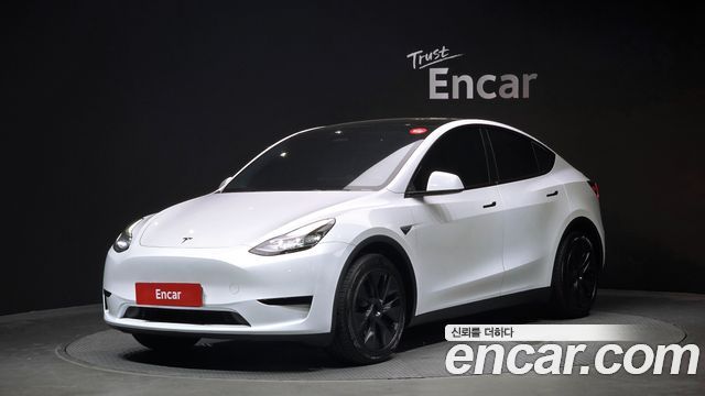 Tesla Model Y 2024