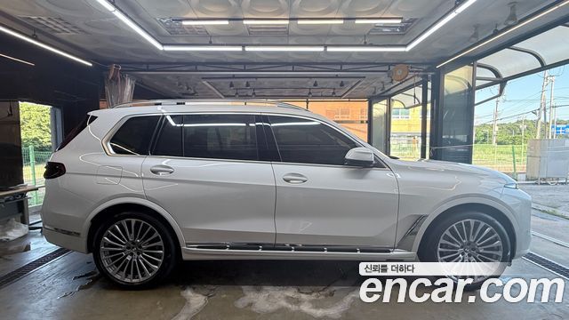 BMW X7 2025