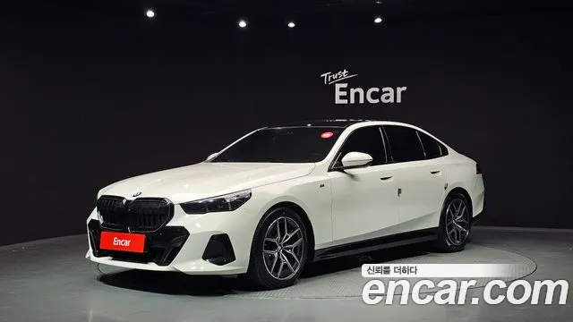 BMW 5-Series 2024
