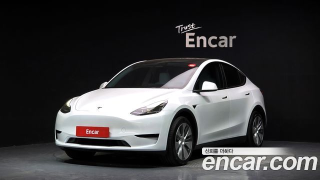 Tesla Model Y 2024