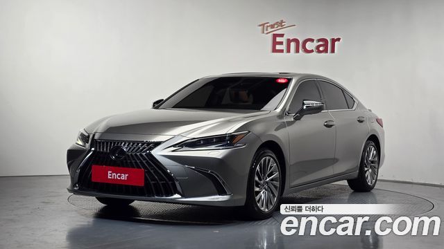 Lexus ES 2024
