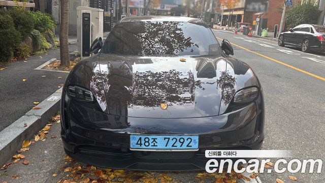 Porsche Taycan 2023