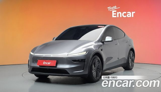 Tesla Model Y 2025