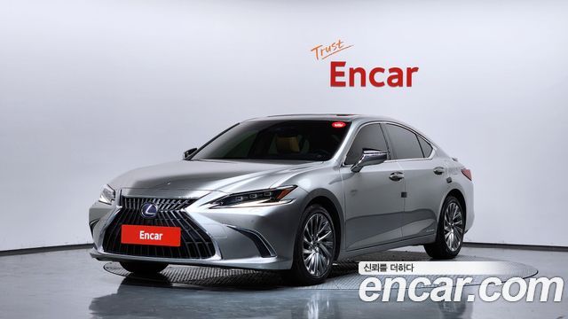 Lexus ES 2022