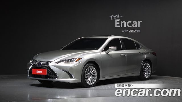 Lexus ES 2021