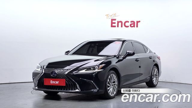 Lexus ES 2021