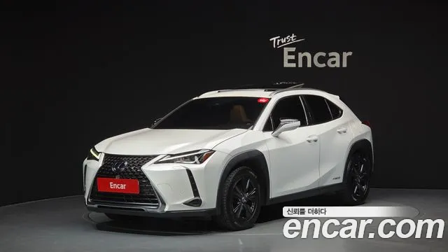 Lexus UX 2021