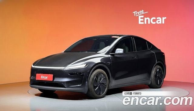 Tesla Model Y 2025