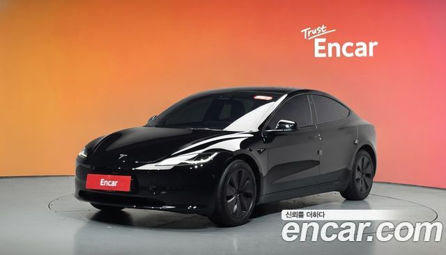 Tesla Model 3 2024