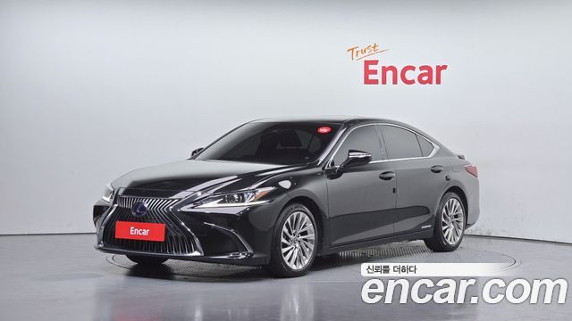 Lexus ES 2020