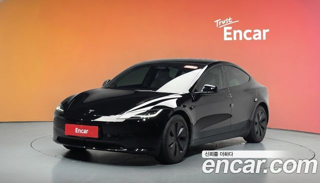 Tesla Model 3 2024