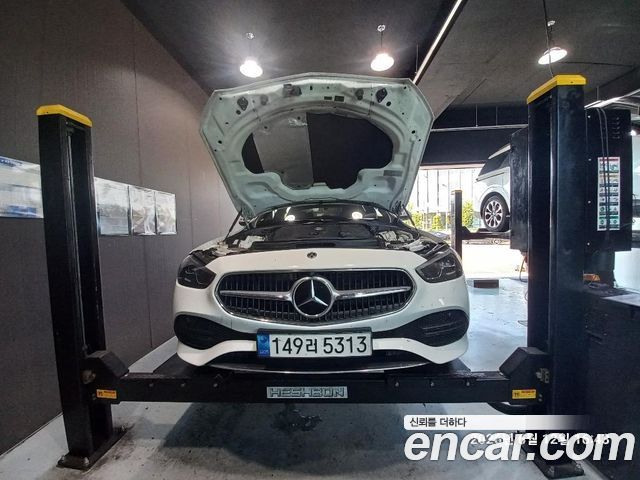 Mercedes-Benz C-Class 2023