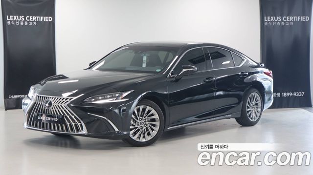 Lexus ES 2025
