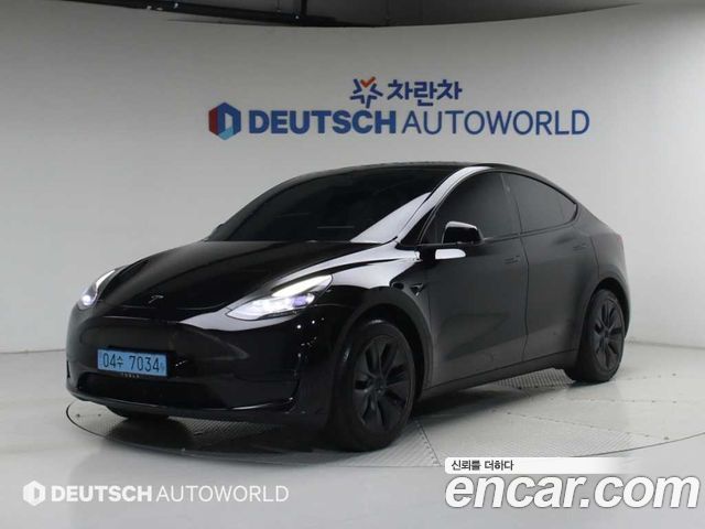 Tesla Model Y 2024