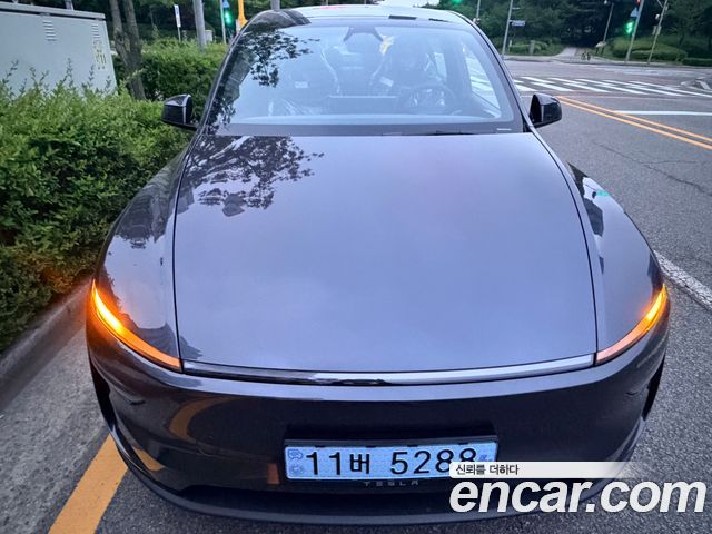 Tesla Model Y 2026