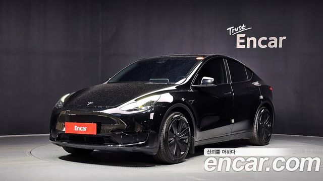 Tesla Model Y 2024