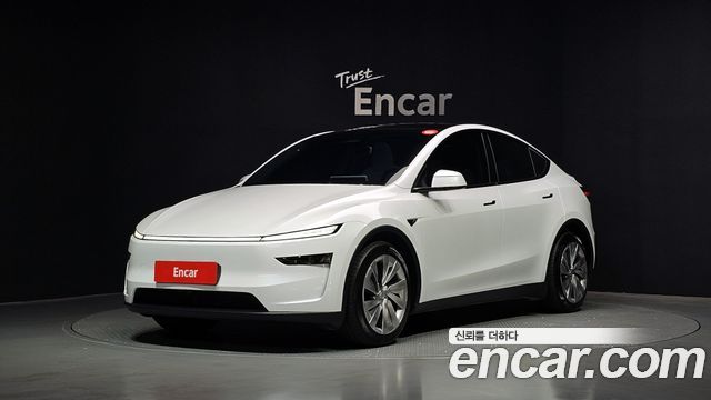Tesla Model Y 2025