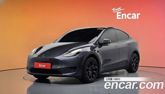 Tesla Model Y 2023