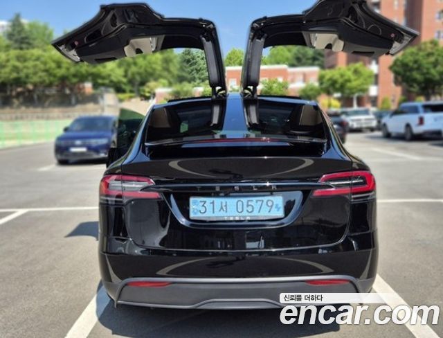 Tesla X 2023