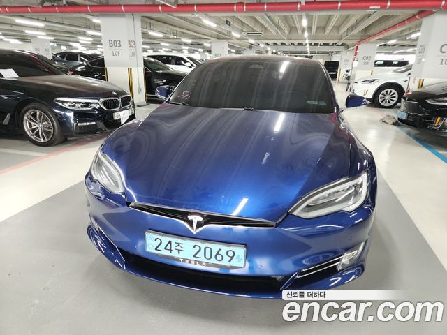 Tesla Model S 2020