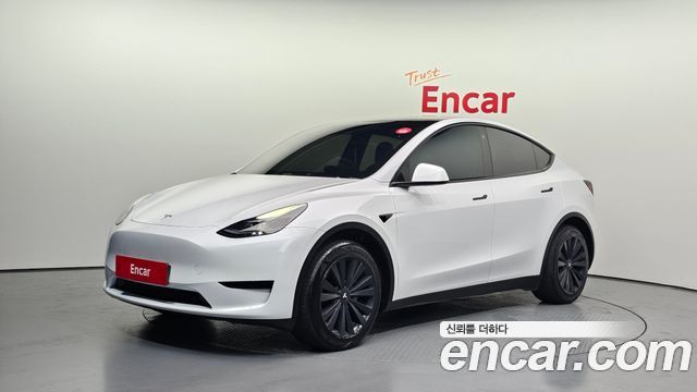 Tesla Model Y 2024