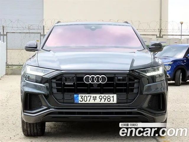 Audi Q8 2021