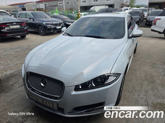 Jaguar New XF 2015