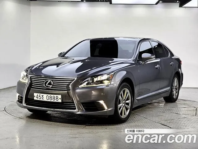 Lexus LS 2016