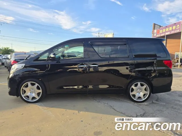 Toyota Alphard 2010