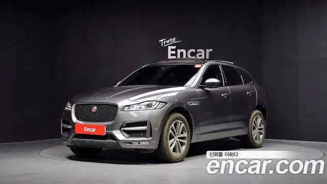 Jaguar F-PACE 2016