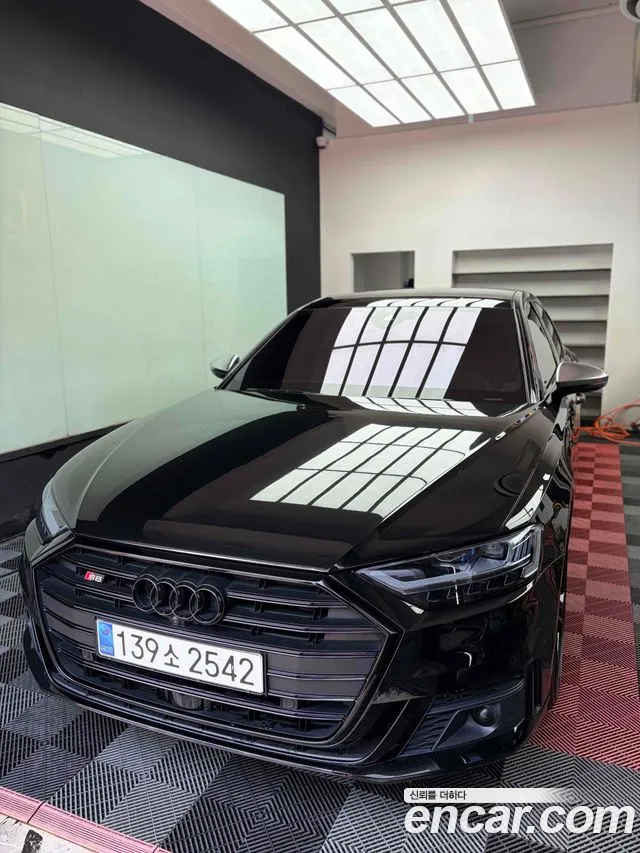 Audi S8 2022