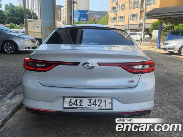 Renault SM6 2016