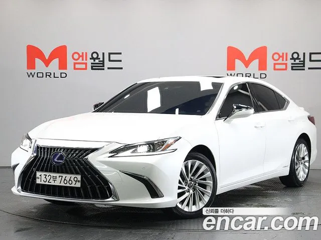 Lexus ES 2022