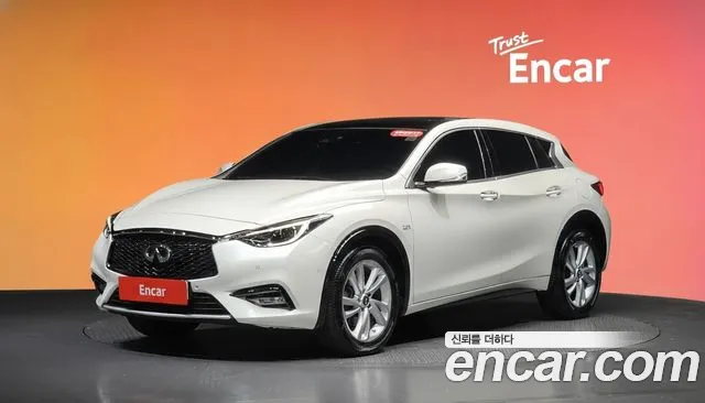 Infiniti Q30 2019