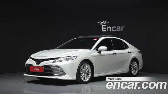 Toyota Camry 2019