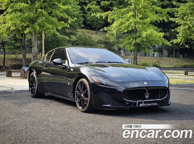 Maserati GranTurismo 2012