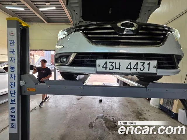 Renault SM6 2016