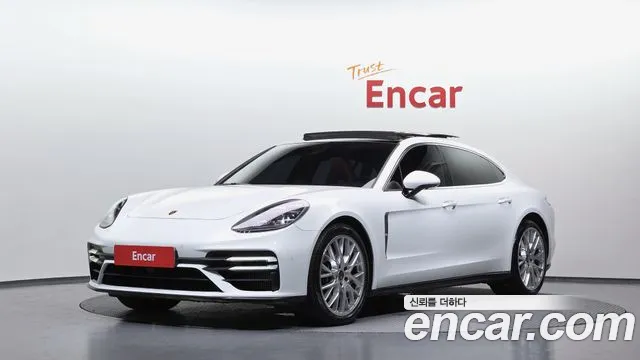 Porsche Panamera 2021