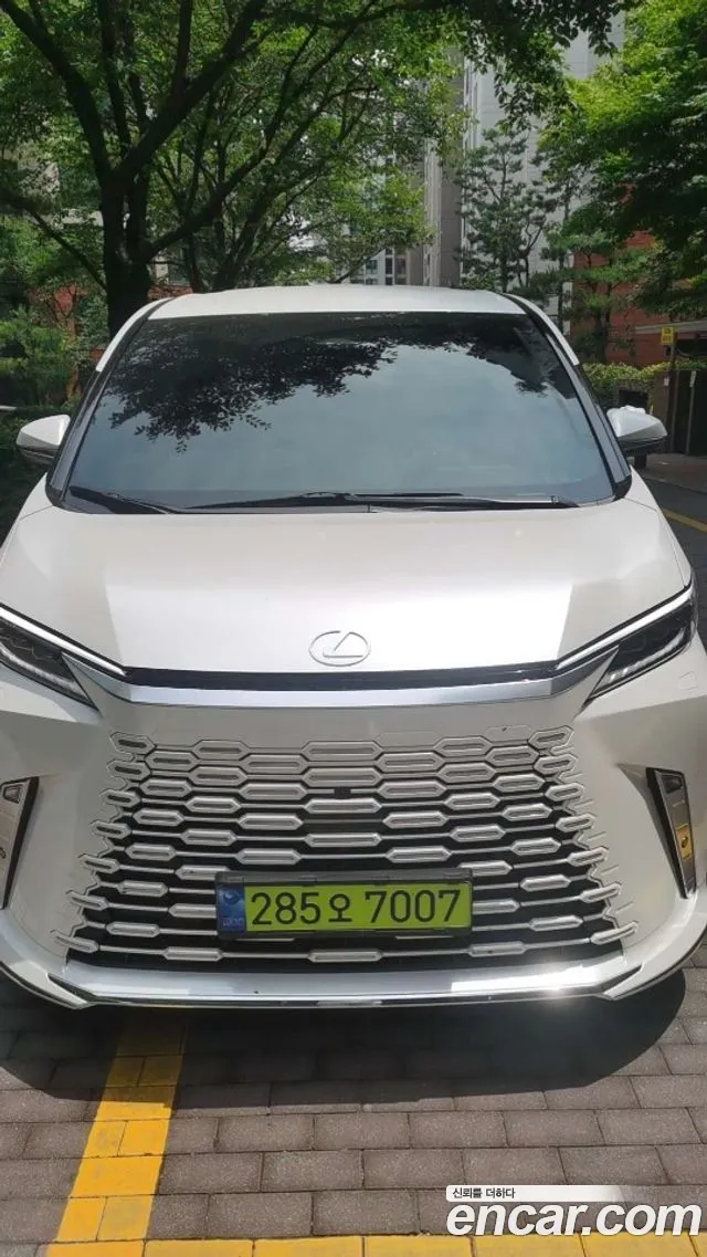 Lexus LM 2024