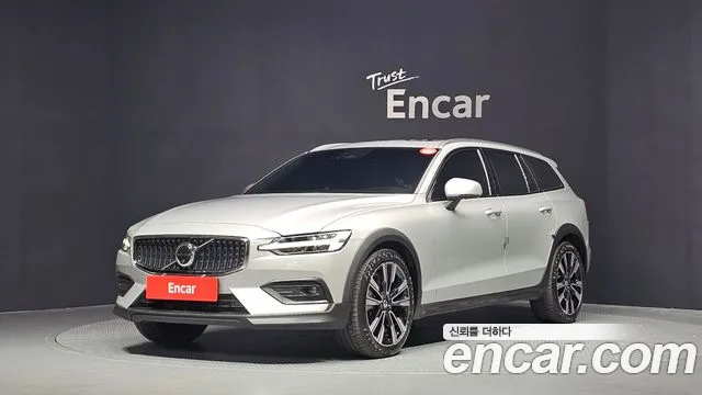 Volvo V60 2024