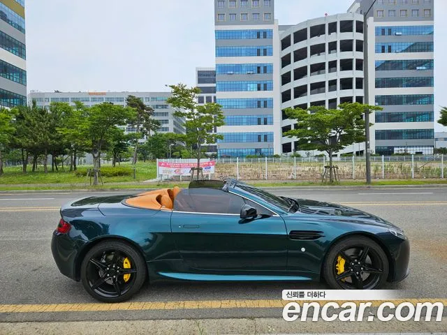 Aston Martin Vantage 2016