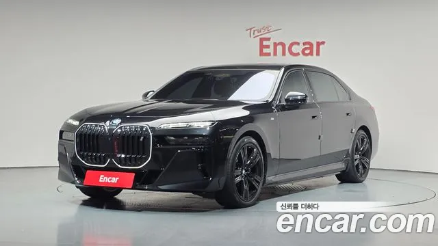 BMW i7 2024