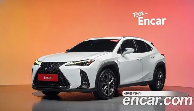 Lexus UX 2021