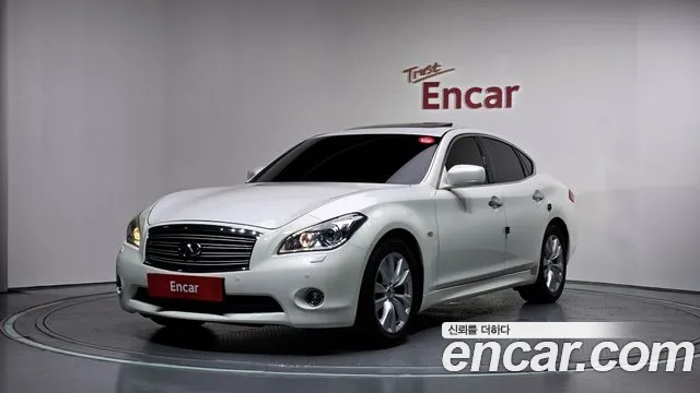 Infiniti M 2011