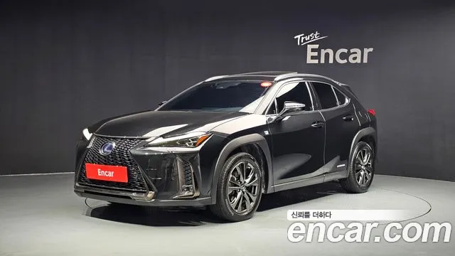 Lexus UX 2021