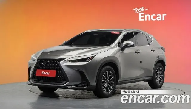 Lexus NX 2023