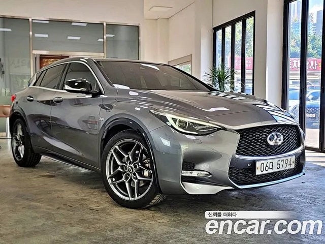 Infiniti Q30 2017